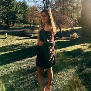 Meet your Posher, Lia